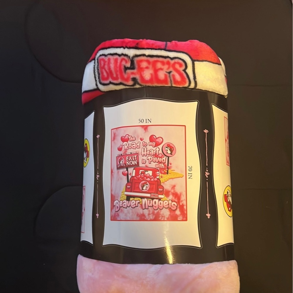 Buc-ee’s valentines blanket